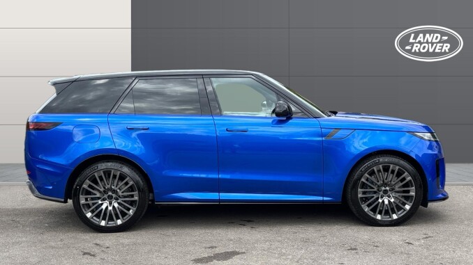 Land Rover Range Rover Sport 4.4 P635 V8 SV 5dr Auto Petrol Estate - Image 5